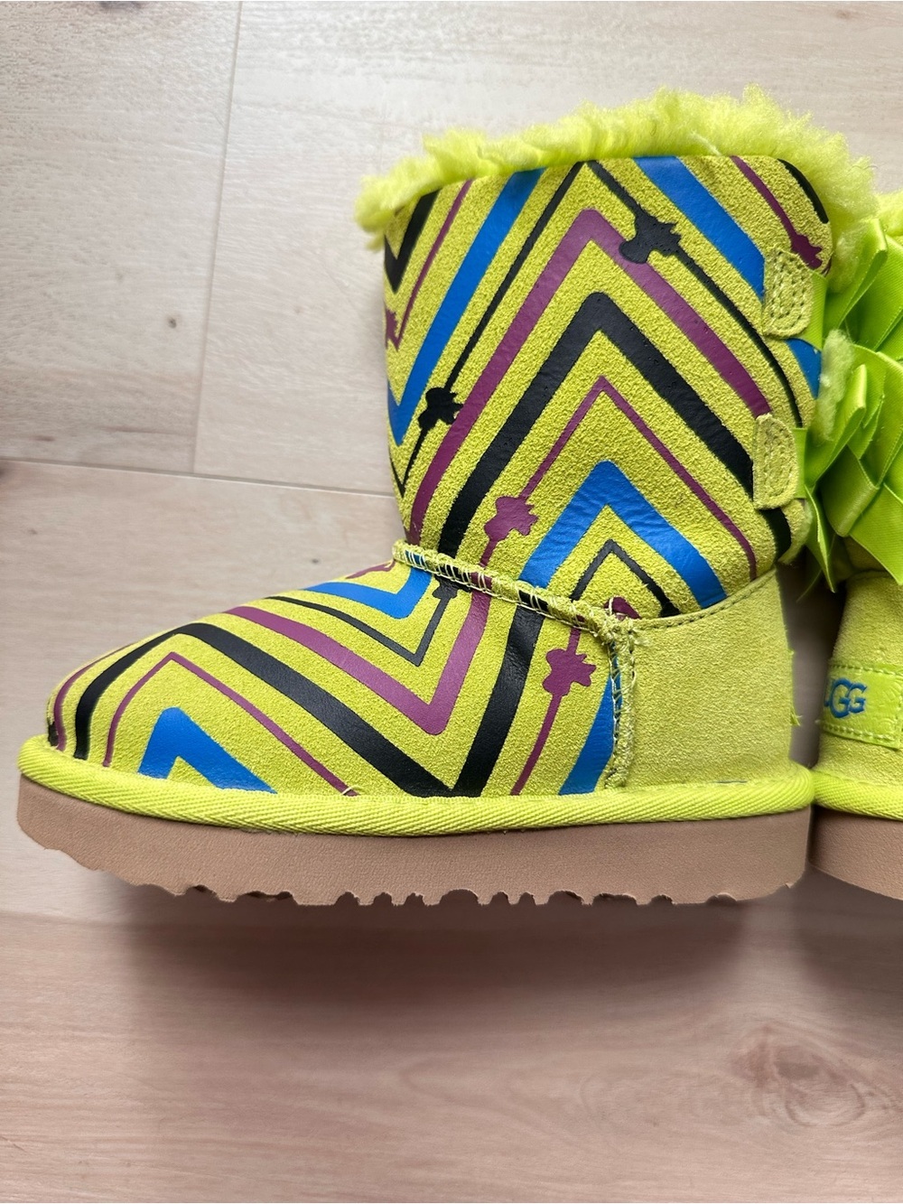 UGG Australia Toddler Bailey Bow II Galactic Print Boots Size 9 - Picture 4 of 14